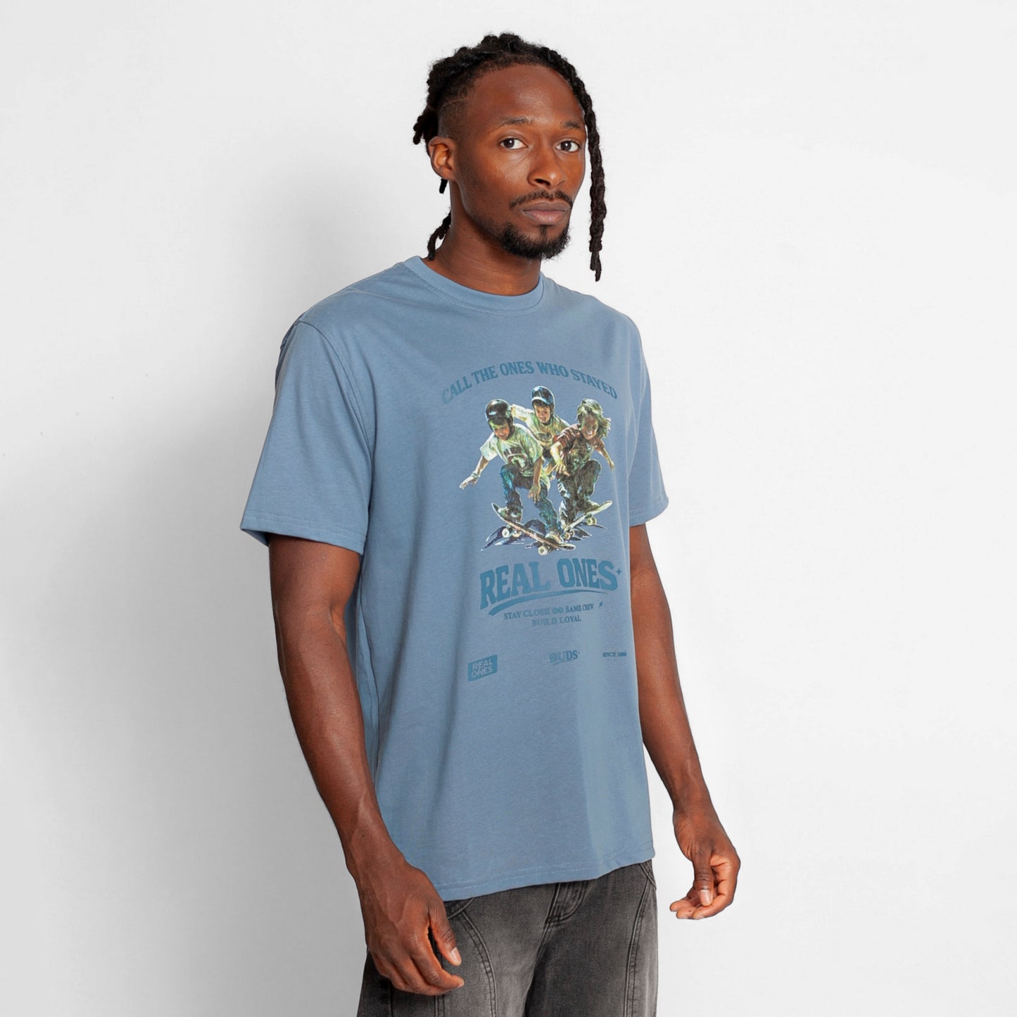 Camiseta Regular Hombre Azul Medio Buds