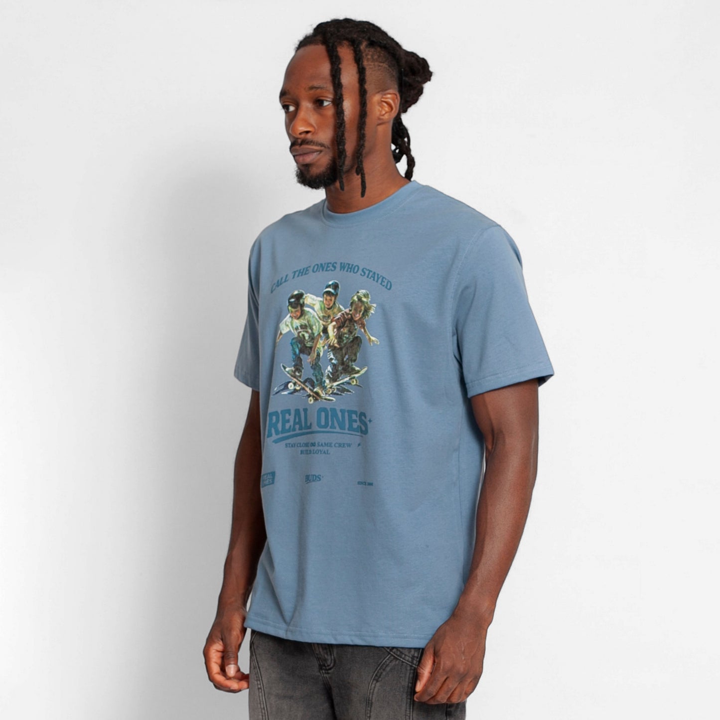 Camiseta Regular Hombre Azul Medio Buds