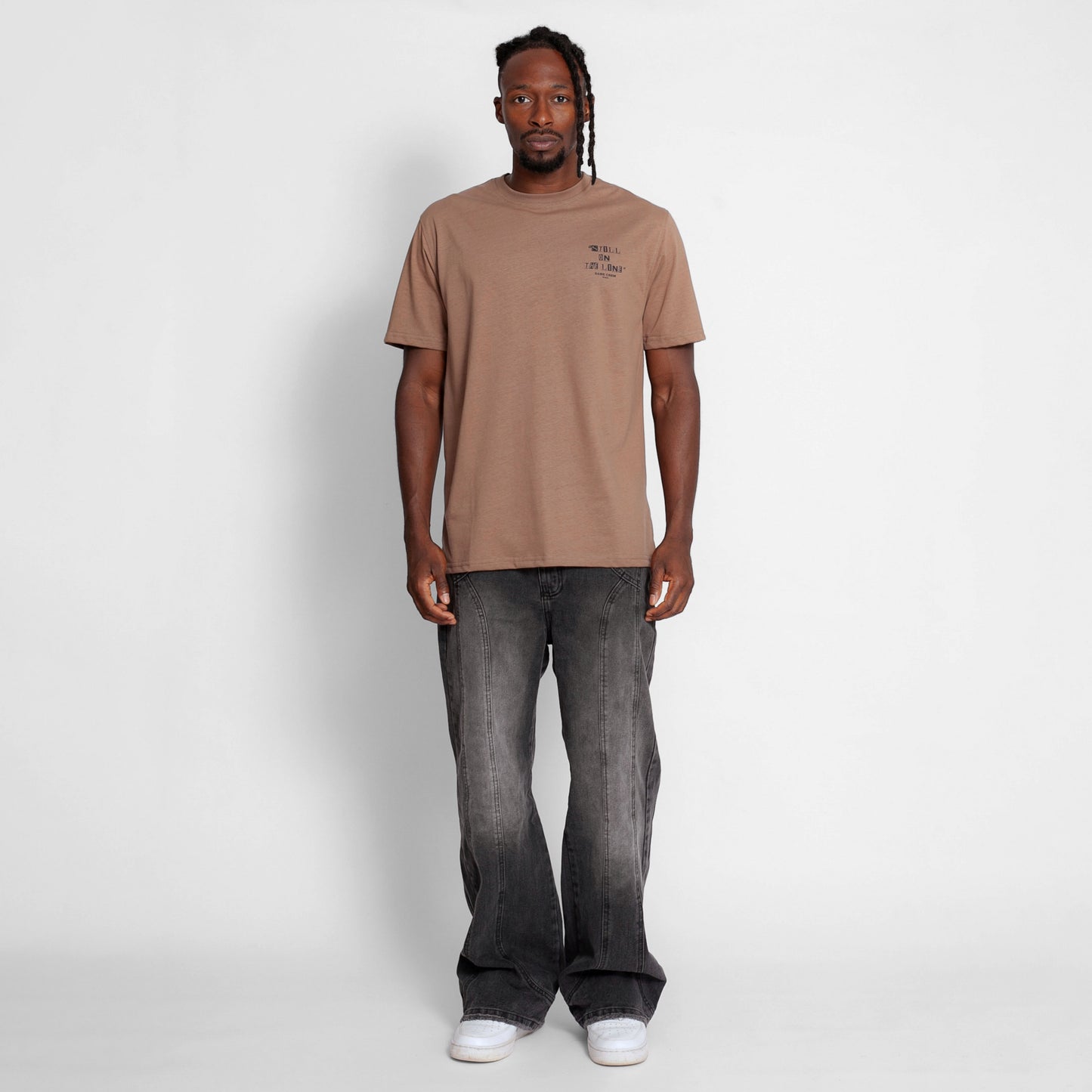 Camiseta Regular Hombre Café Buds