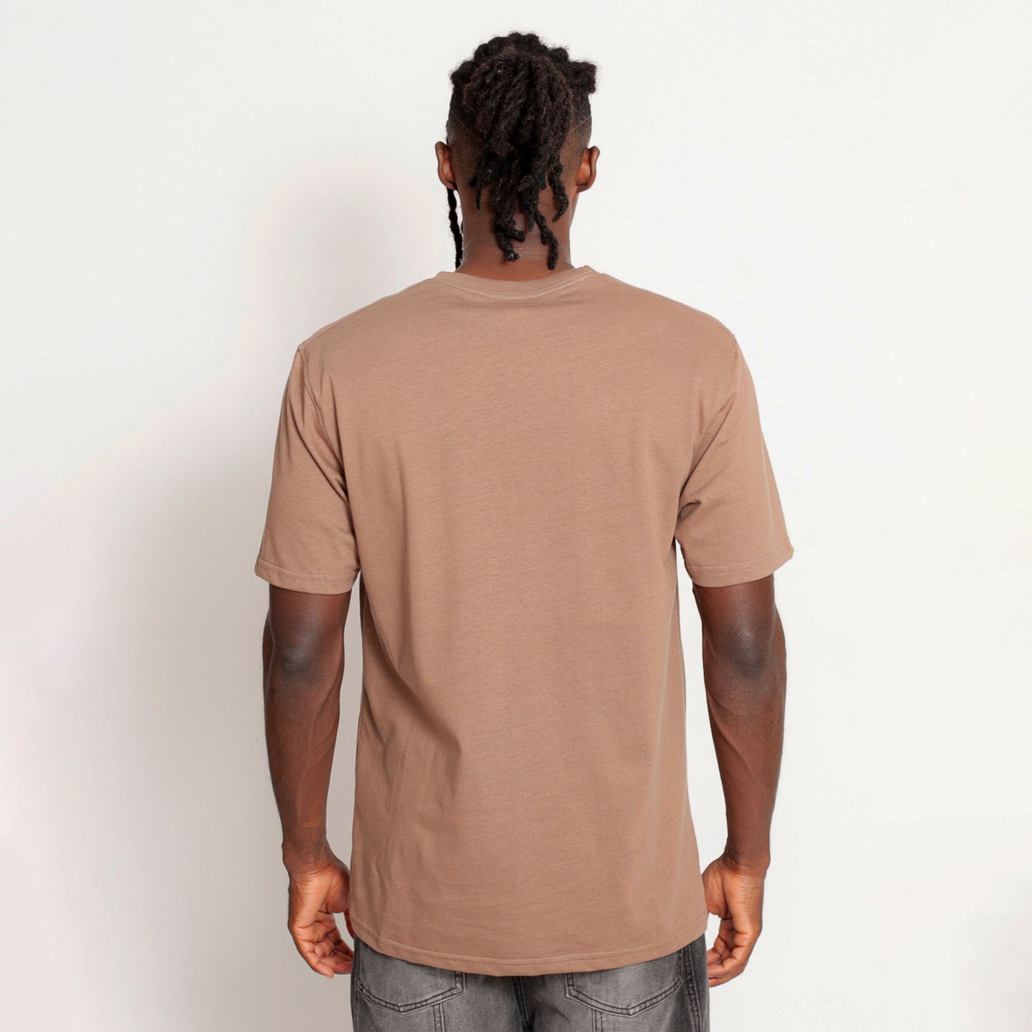 Camiseta Regular Hombre Café Buds