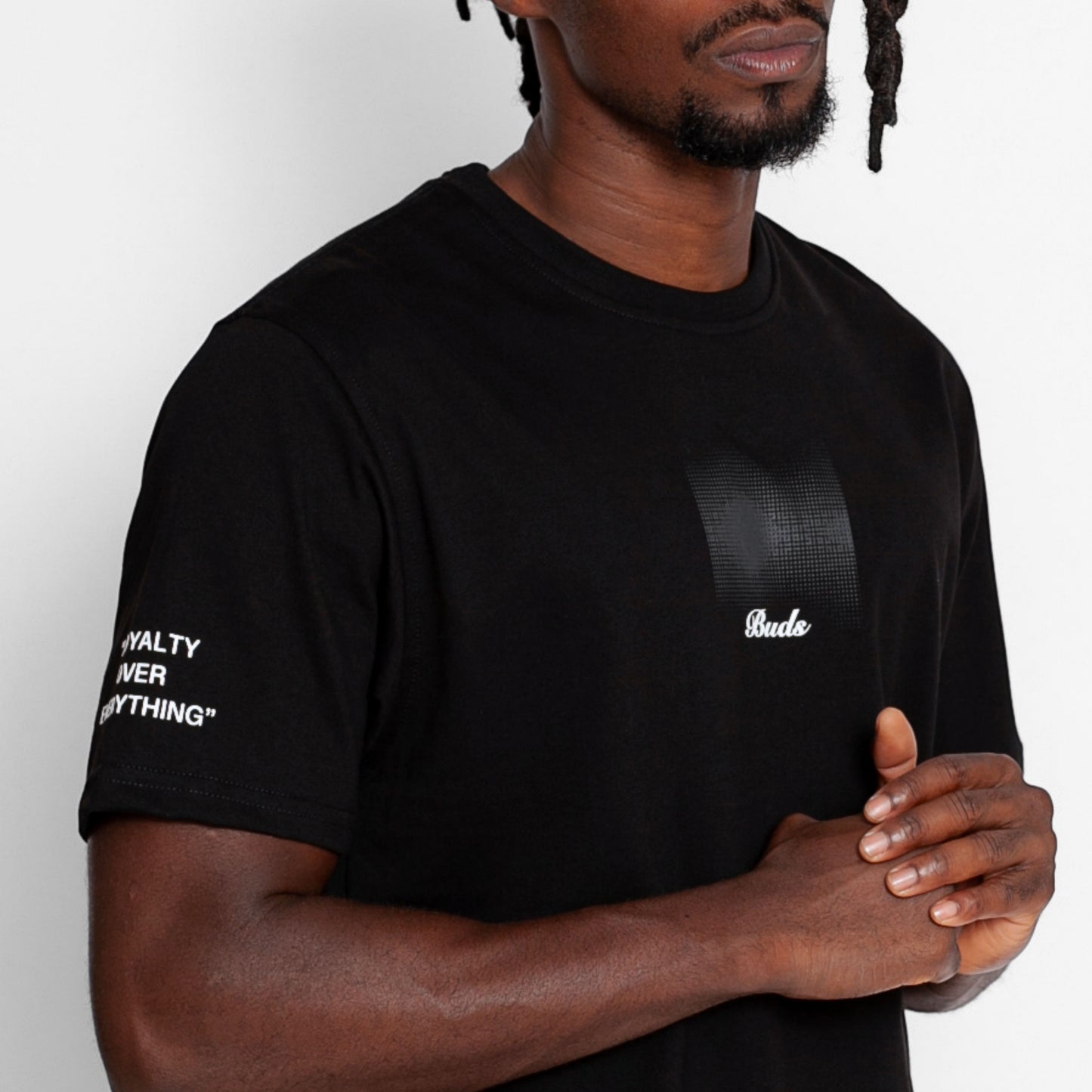 Camiseta Regular Hombre Negra Buds
