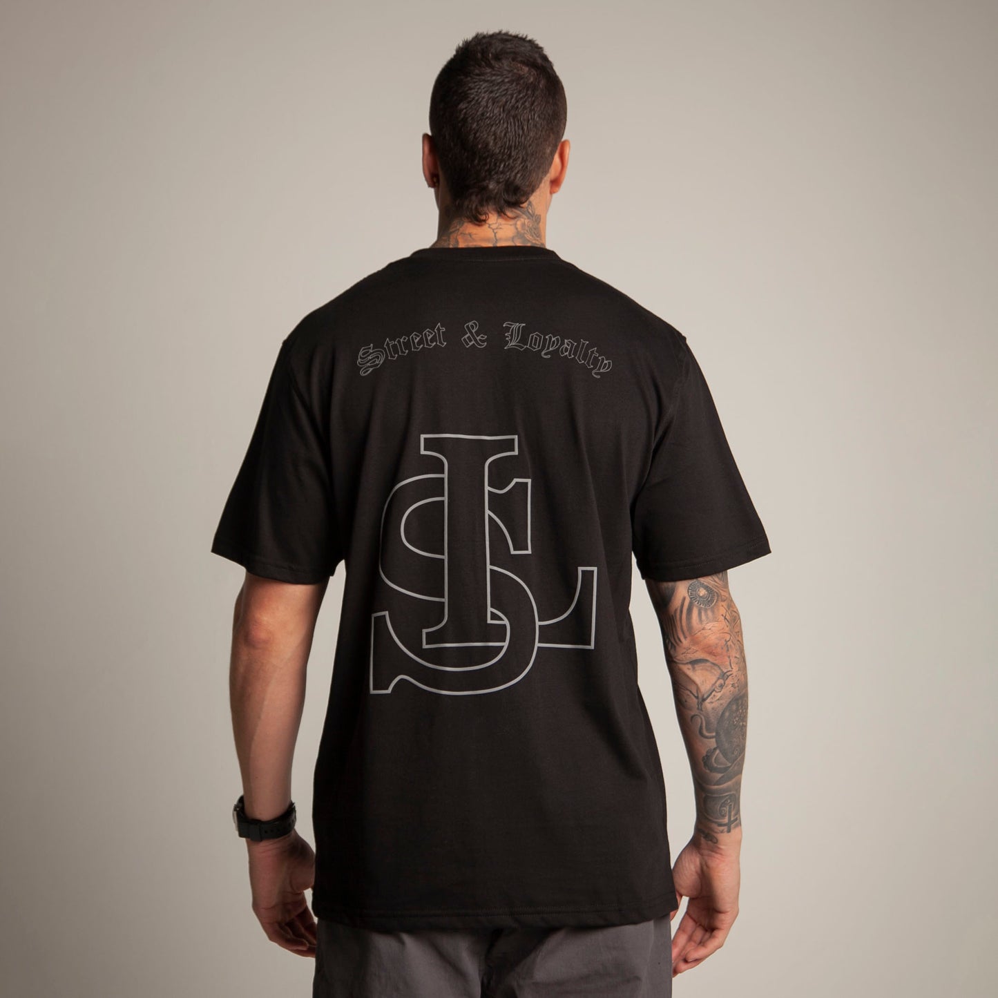Camiseta Regular Hombre Negra Buds