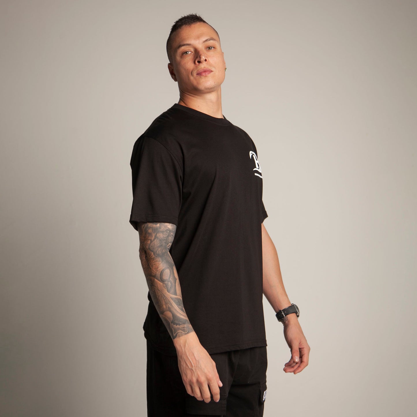 Camiseta Regular Hombre Negro Buds