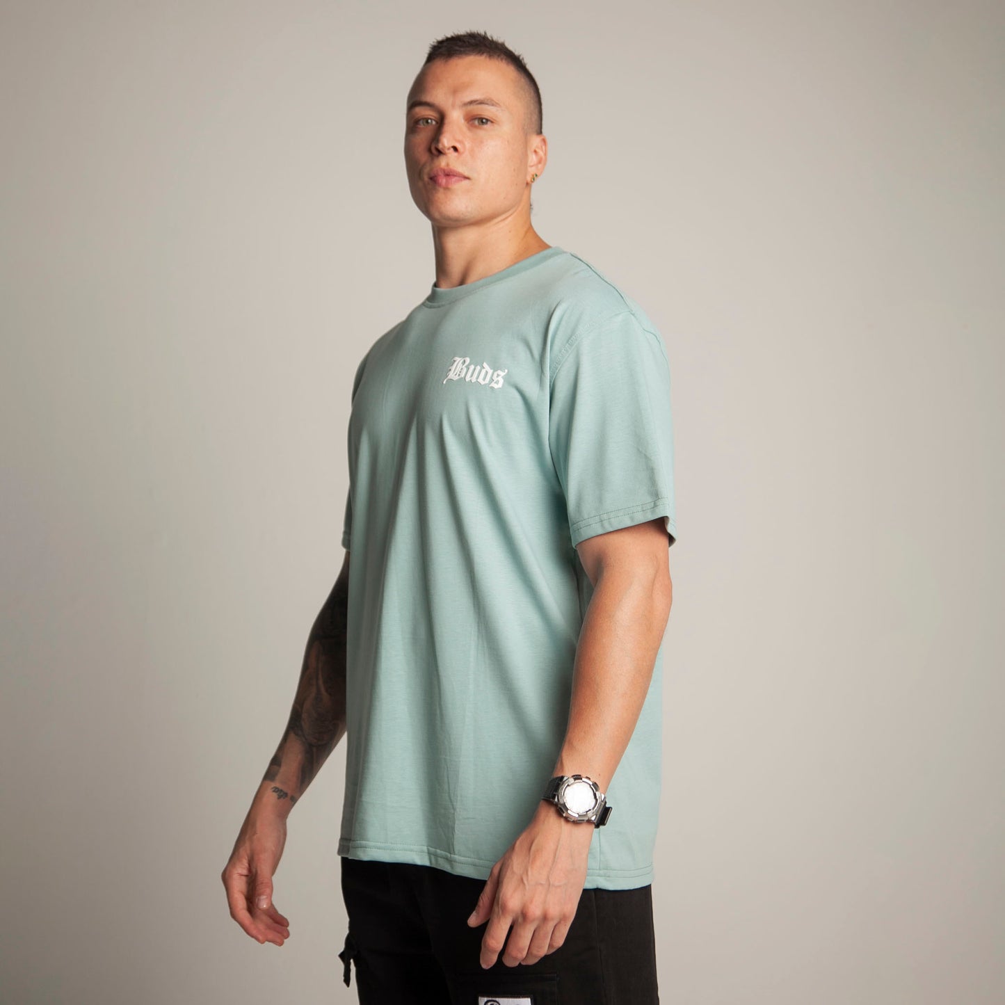 Camiseta Regular Hombre Azul Claro Buds