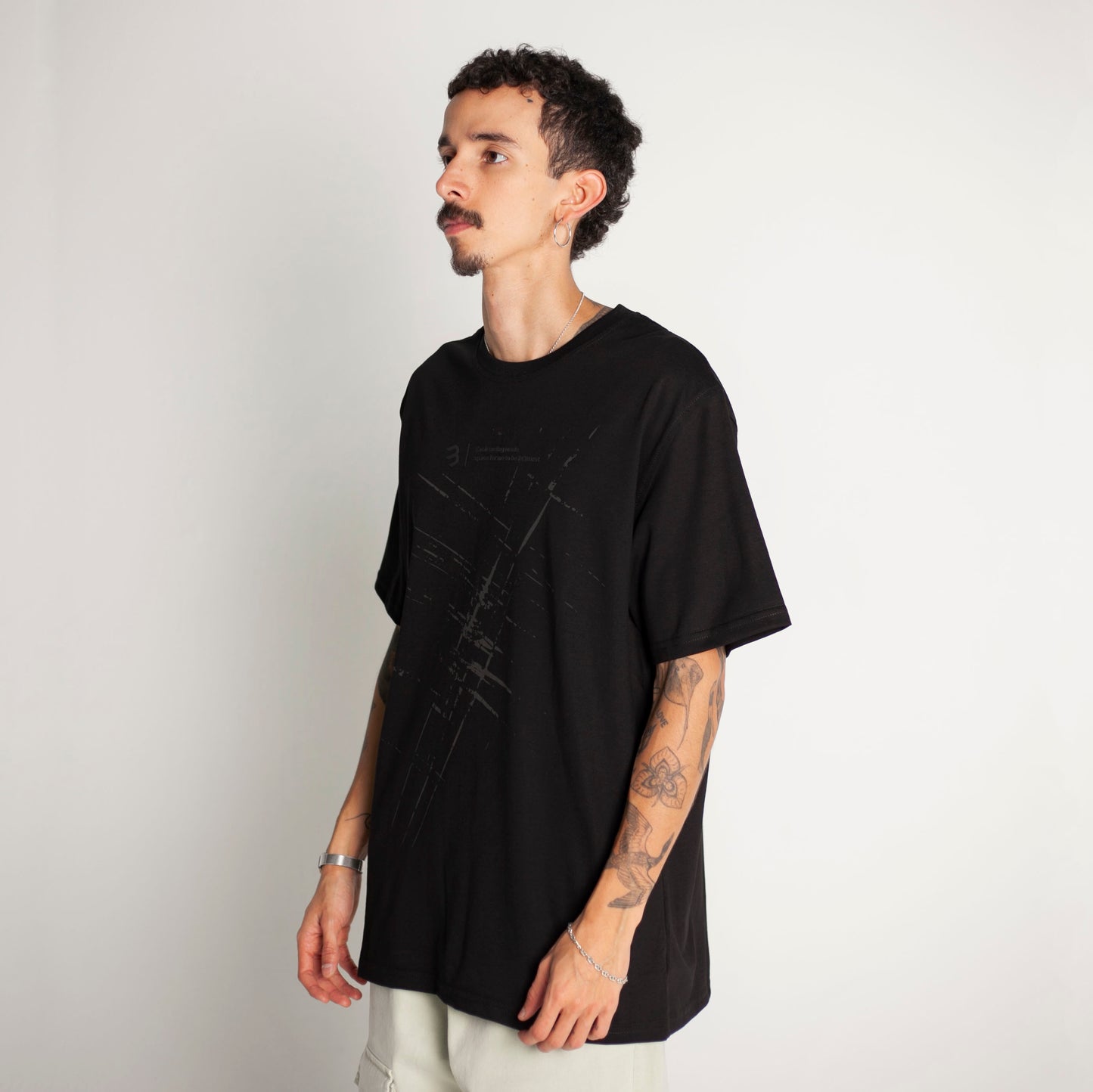 Camiseta Regular Fit Negra Buds