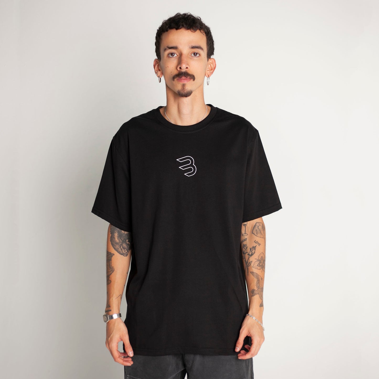 Camiseta Regular Fit Negra Buds