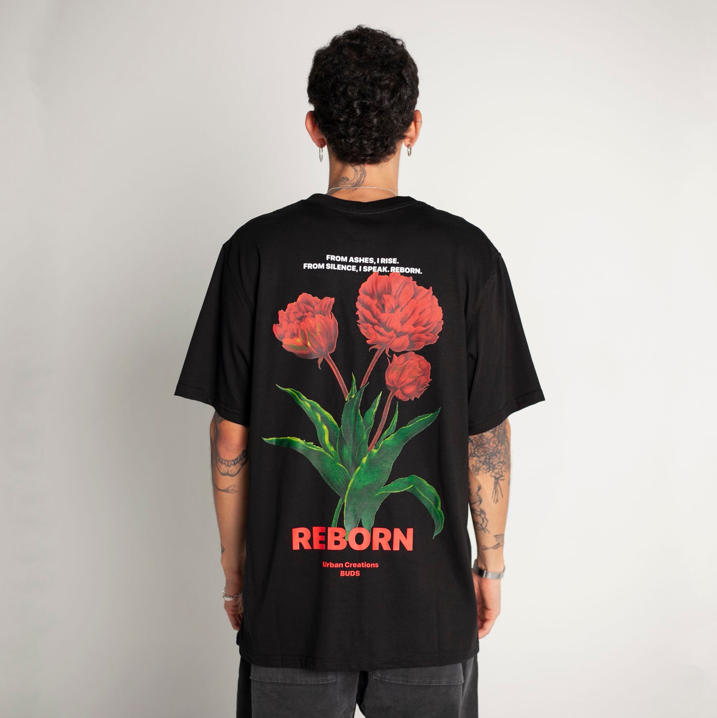 Camiseta Regular Fit Negra Buds