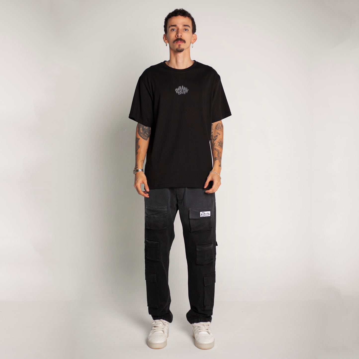 Camiseta Regular Fit Negra Buds