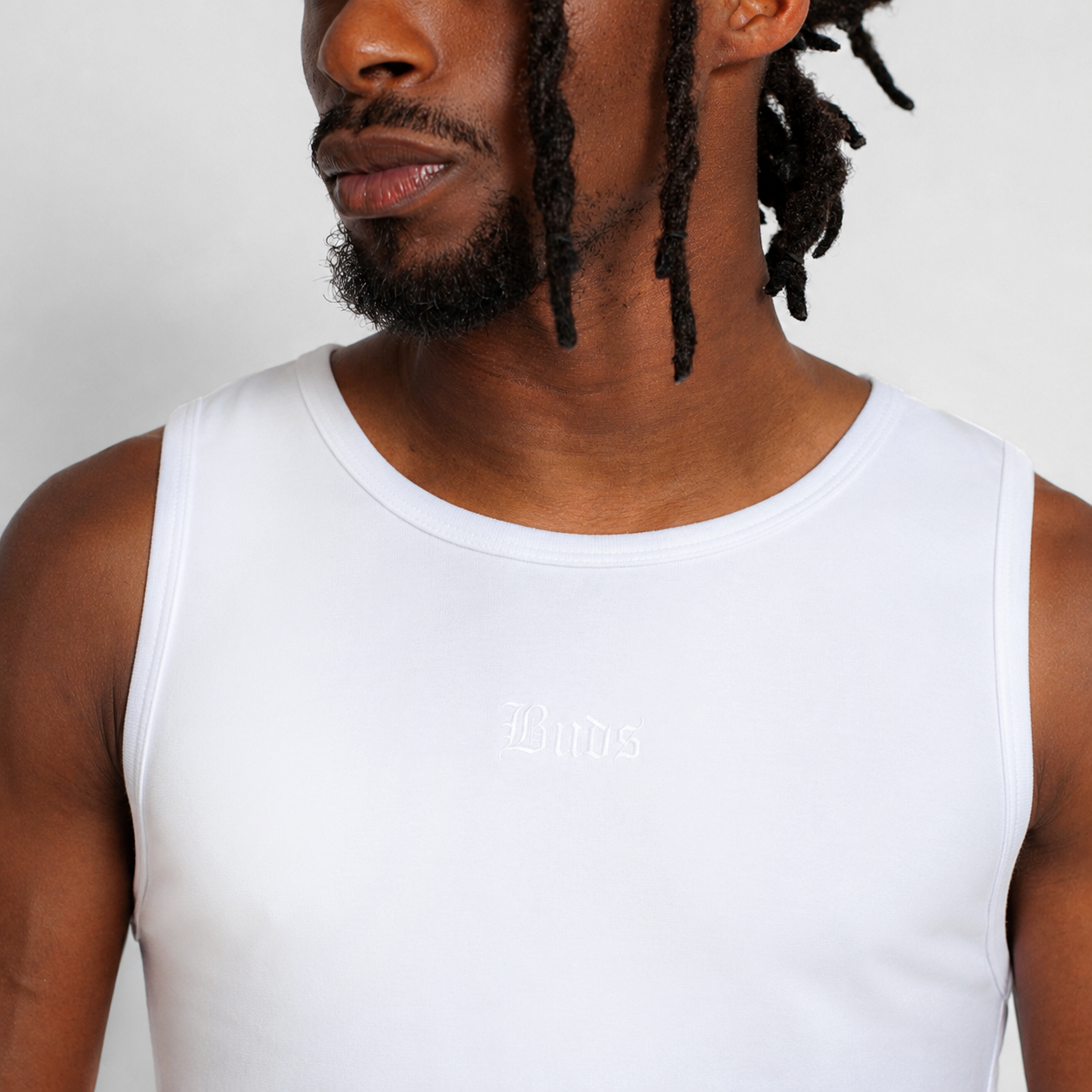 Tank Top Slim Rib Hombre Blanca Buds
