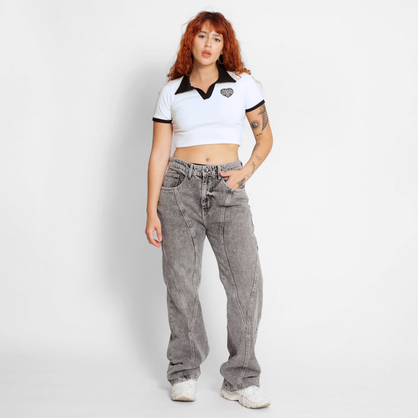 Crop Top Polo Blanca y Negro Rib Mujer Buds