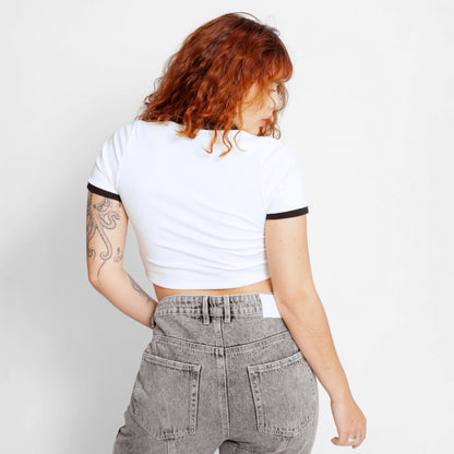 Crop Top Polo Blanca y Negro Rib Mujer Buds