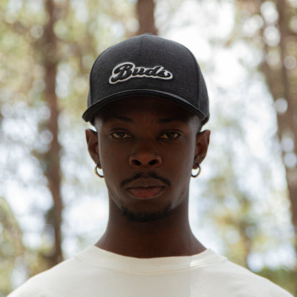 Gorra Negra Bordada Buds