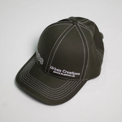 Gorra Verde Hilo Blanco Buds