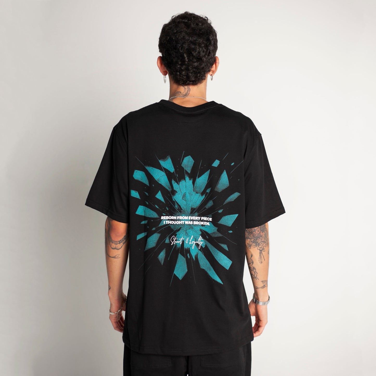 Camiseta Regular Fit Negra Buds