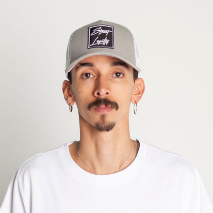 Gorra Gris Malla Blanca Buds