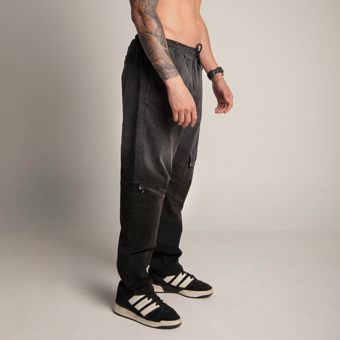 Pantalón Cargo Bota Recta Negro Degradé Buds