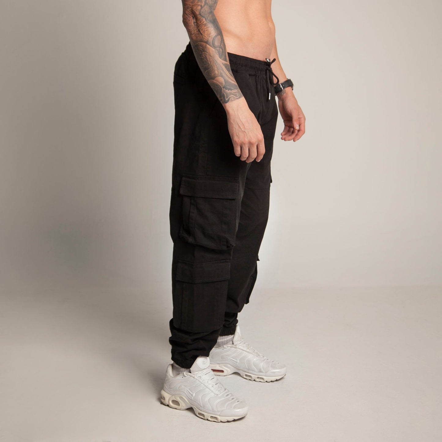 Pantalón Cargo Bota Resorte Negro Buds