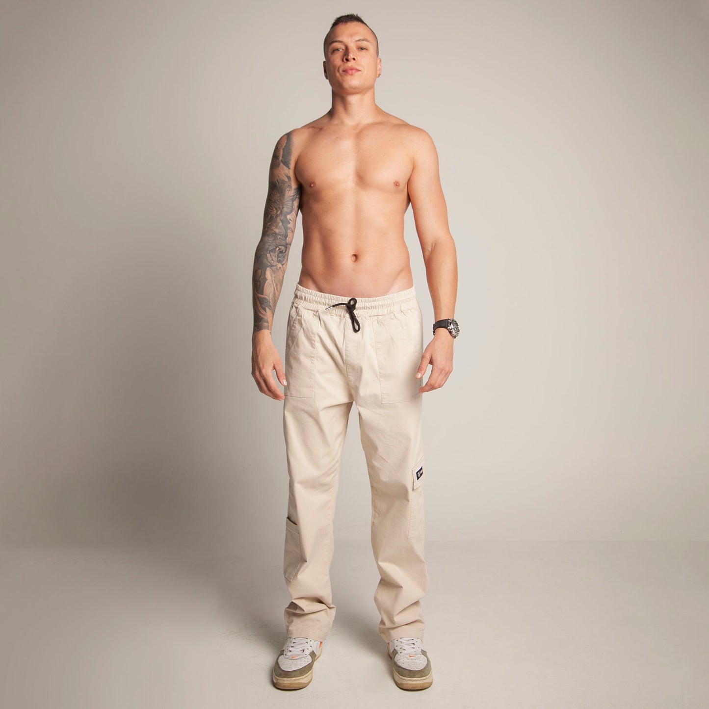 Pantalón Cargo Bota Recta Taupe Buds