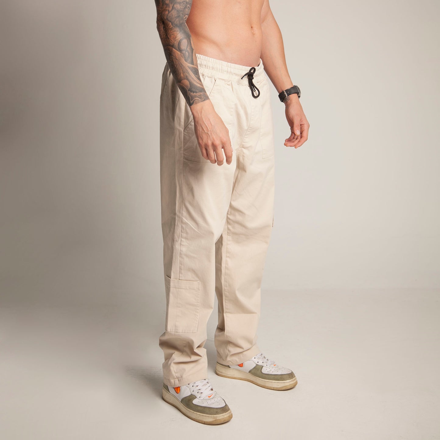 Pantalón Cargo Bota Recta Taupe Buds