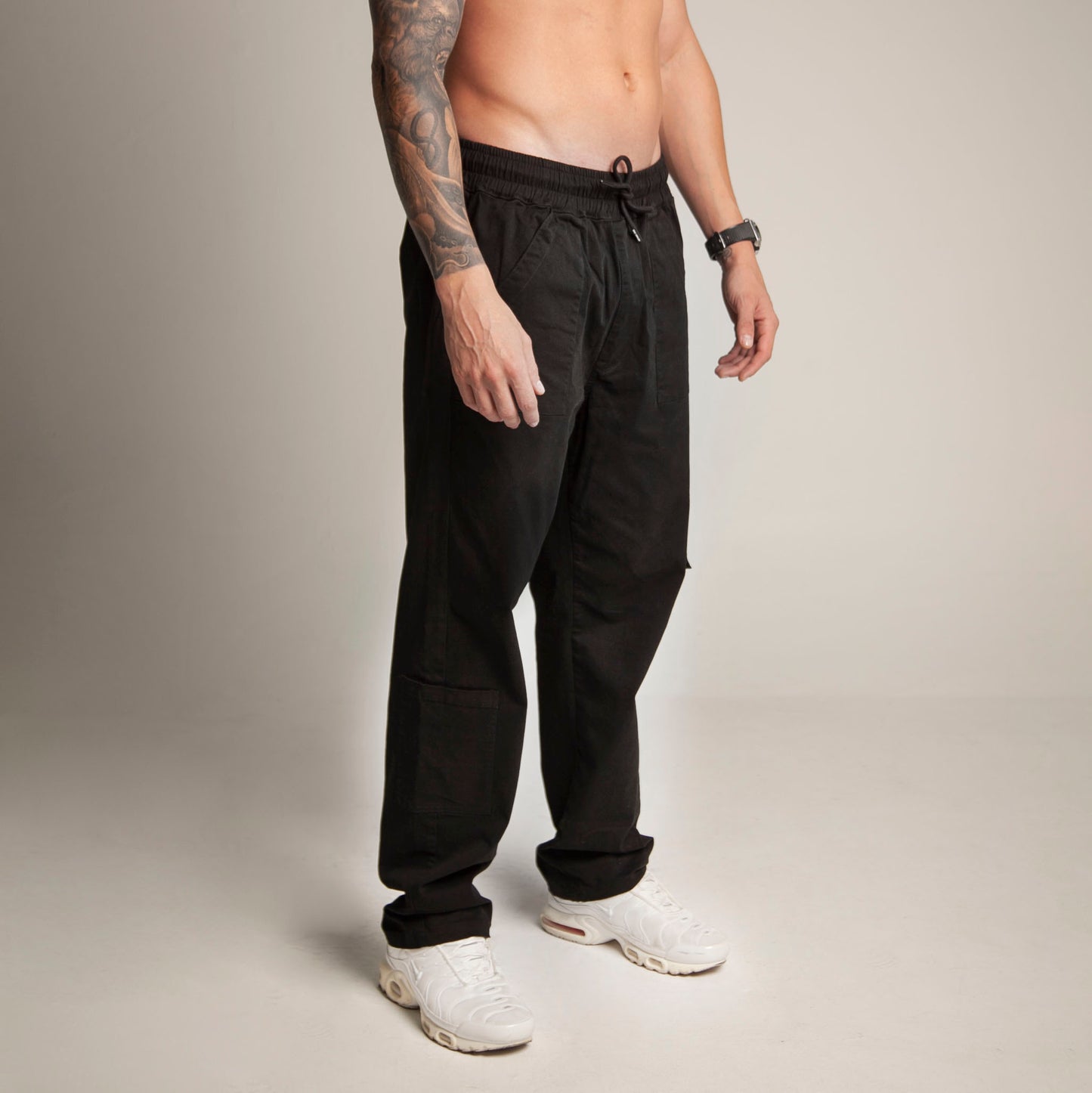 Pantalón Cargo Bota Recta Negro Buds