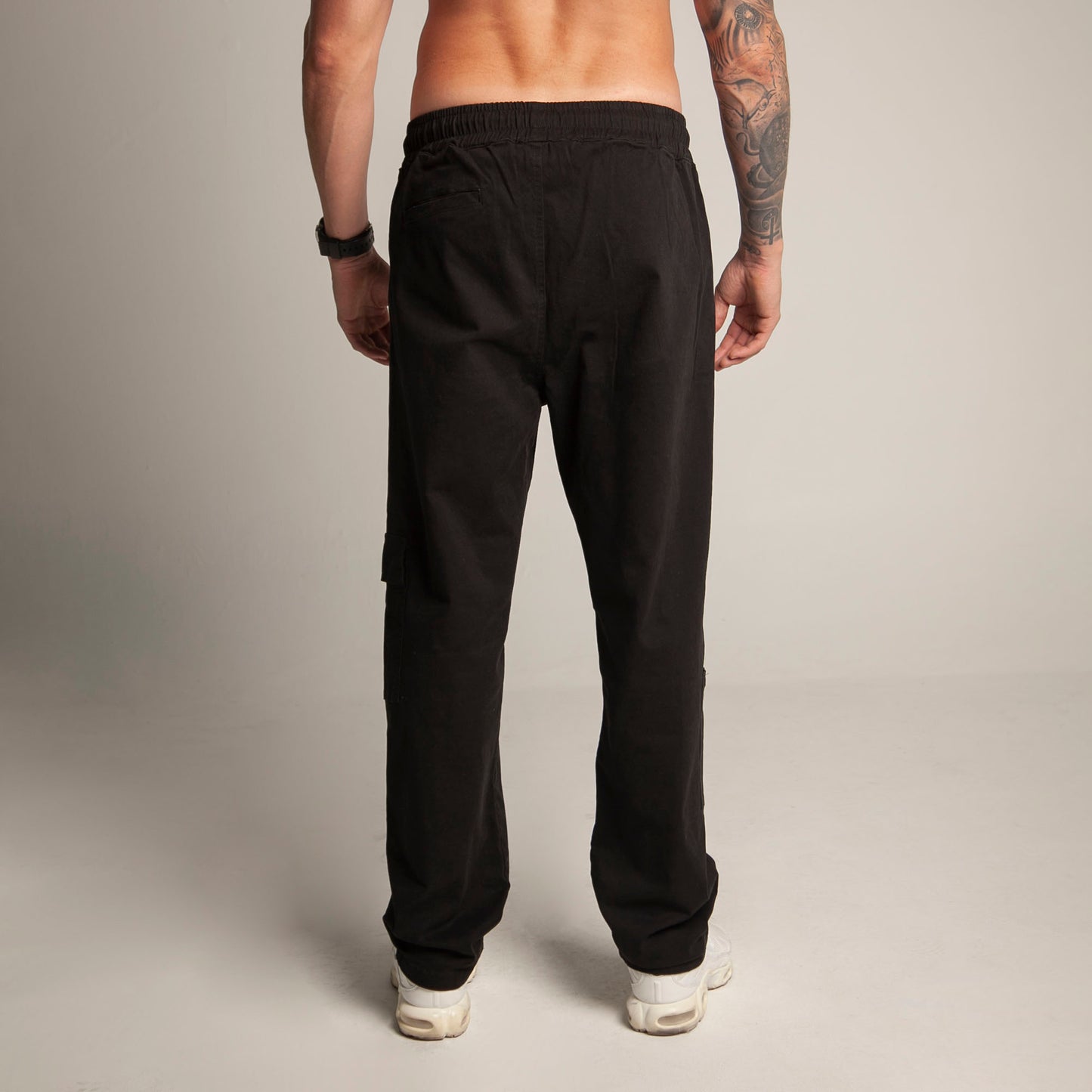 Pantalón Cargo Bota Recta Negro Buds