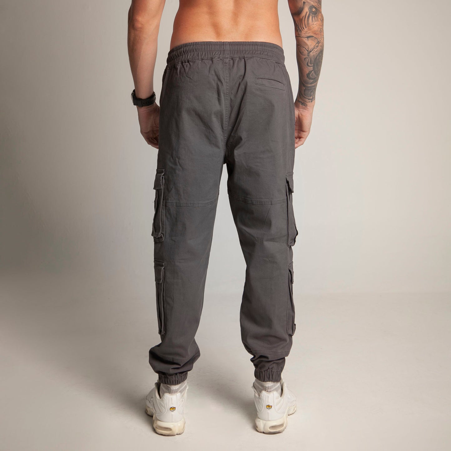 Pantalón Cargo Bota Resorte Gris Oscuro Buds