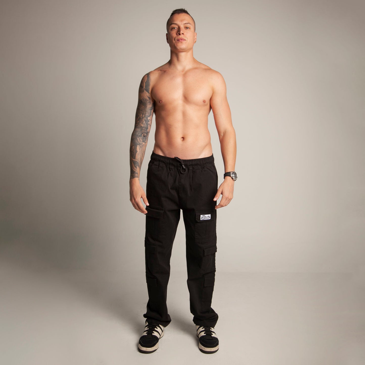 Pantalón Cargo Bota Recta Negro Buds