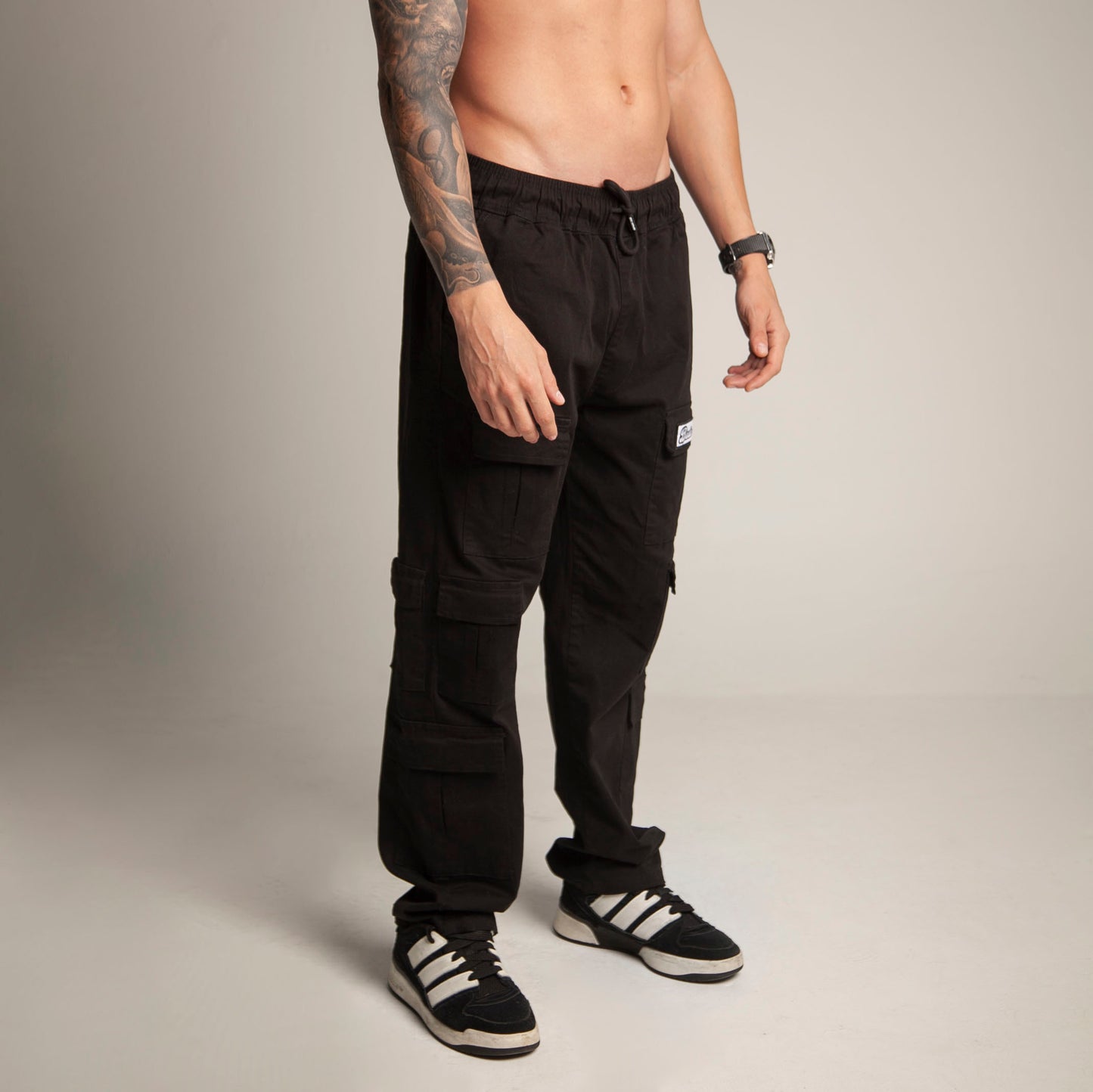 Pantalón Cargo Bota Recta Negro Buds