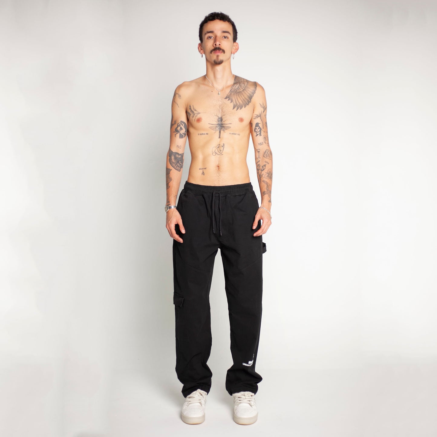 Pantalón Cargo Bota Recta Negro Buds