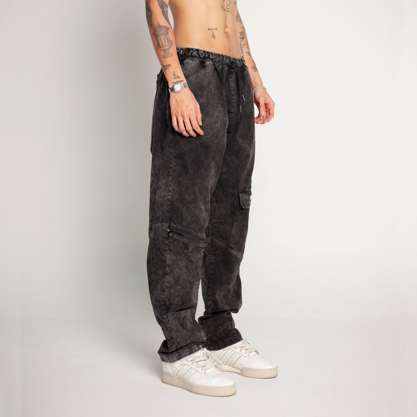 Pantalón Cargo Bota Recta Negro Toalla Buds