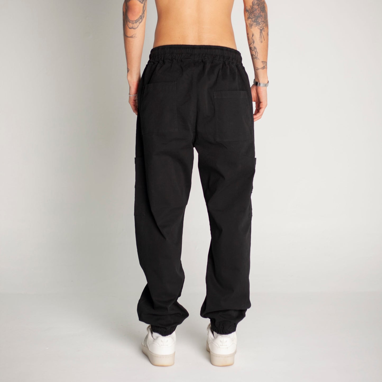 Pantalón Cargo Bota Resorte Negro Buds