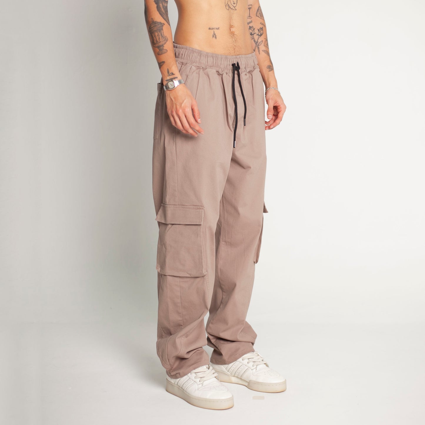 Pantalón Cargo Bota Recta Almendra Buds