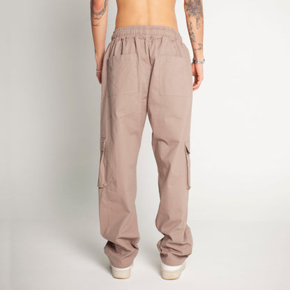 Pantalón Cargo Bota Recta Almendra Buds