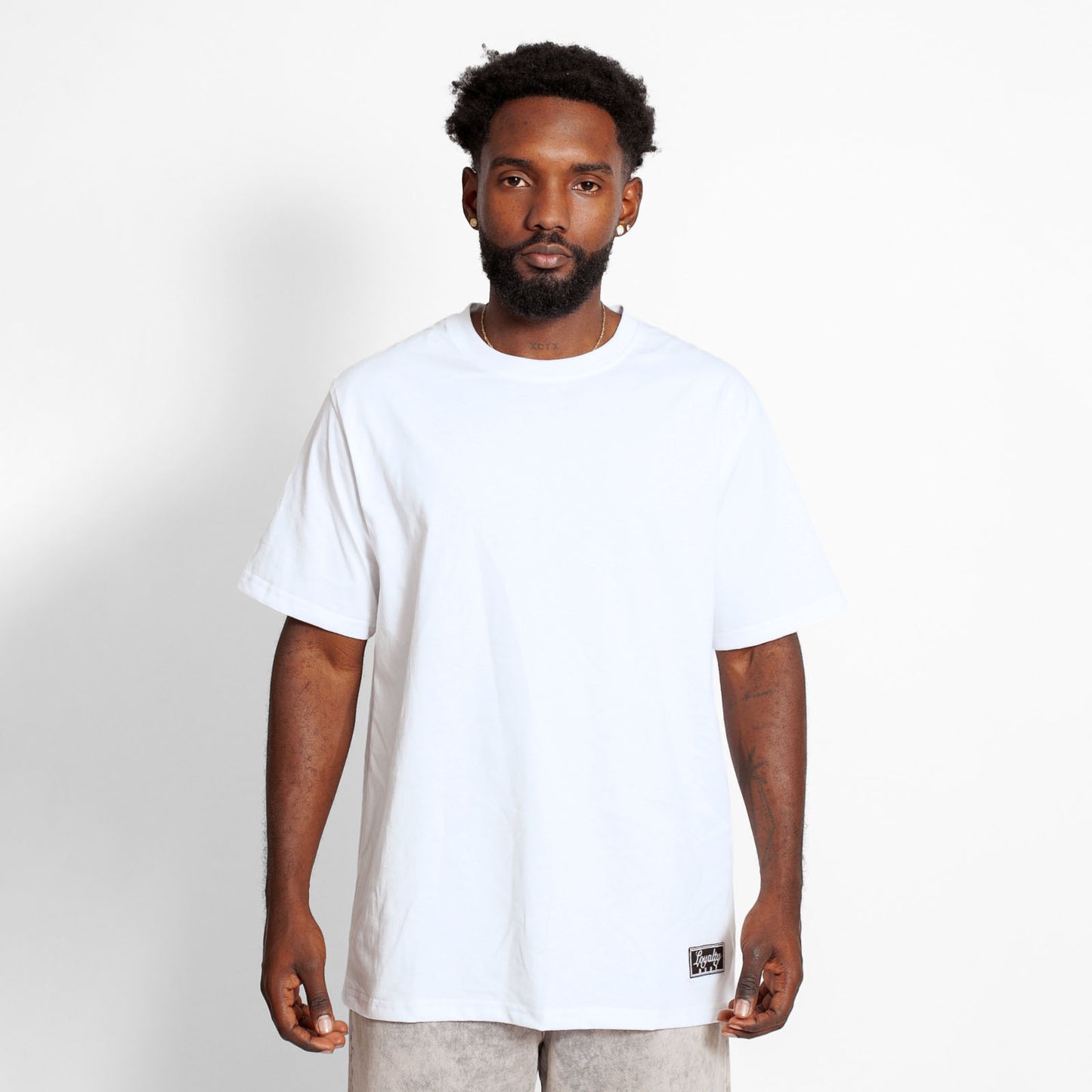 Camiseta Regular Hombre Blanca Sello Buds